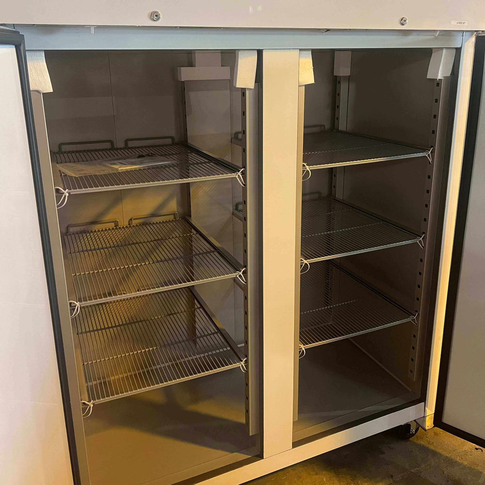 1410lt Commercial Freezer Stainless Steel Upright cabinet Twin door GN2/1 Ventilated Cooling with empty shelves.