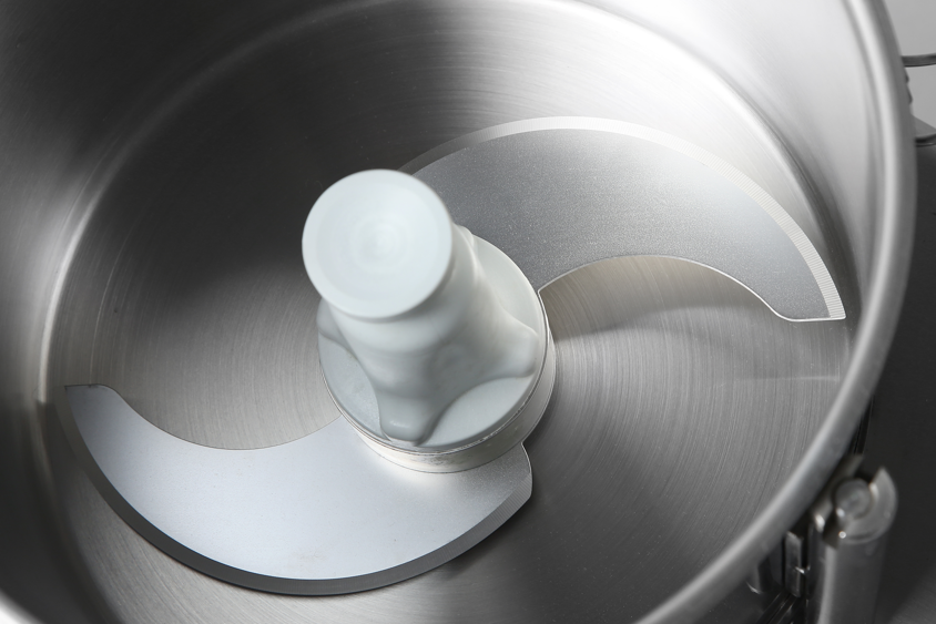 KRD Multi-Functional Food Processor Vegetable & Meat Cutter 15 Litres QS815 stainless steel blade in mixing bowl.
