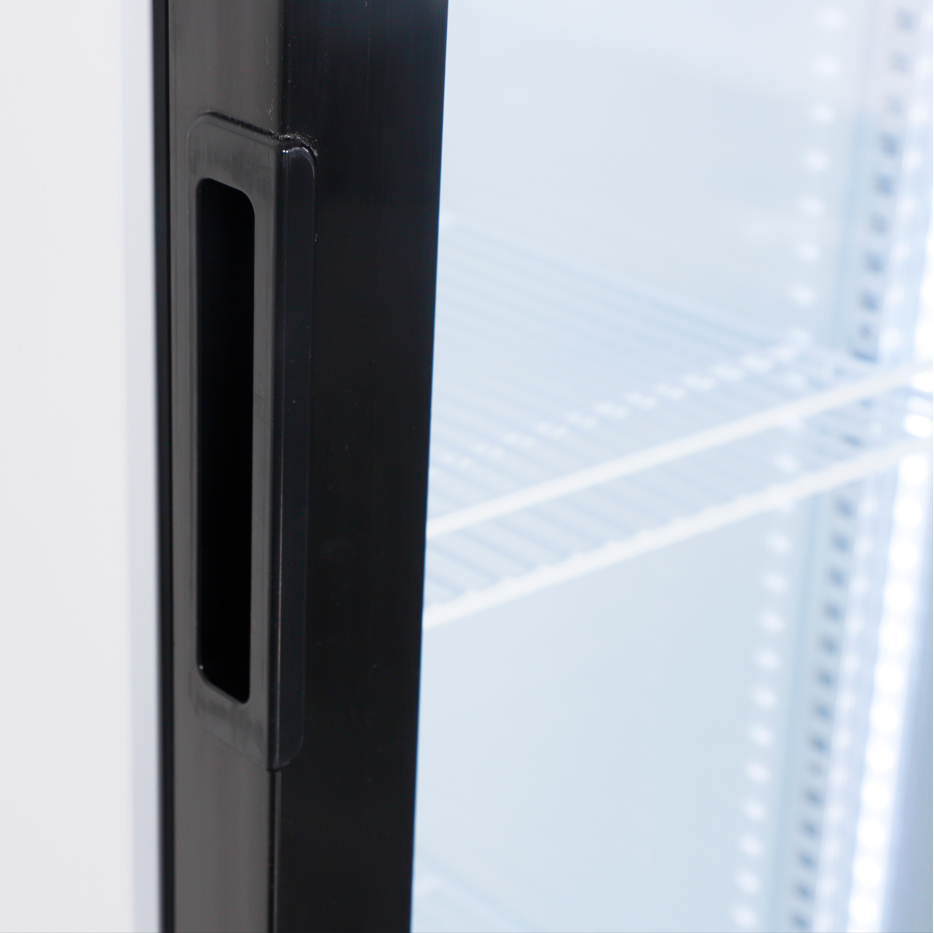 Close-up of the handle on the KRD Commercial Single Glass Door Bottle Cooler 39cm LGZ150W, showcasing its design and functionality.