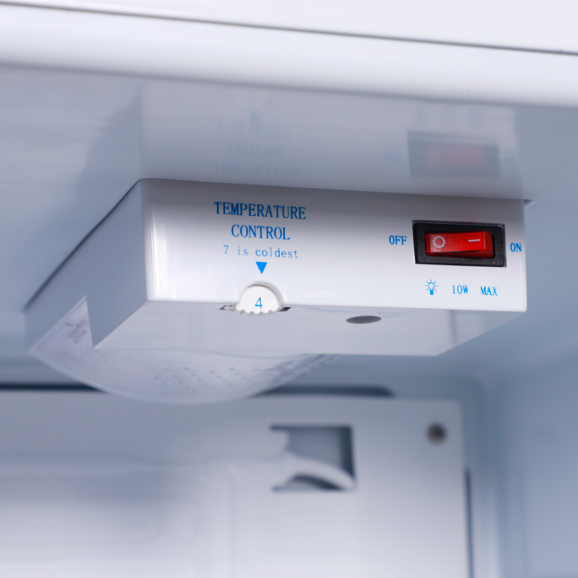 Temperature control panel of KRD Back Bar Cooler Single Hinged Door Drinks Cooler White 48cm LGZ120 for commercial kitchen equipment.